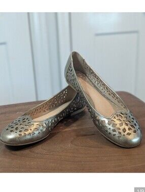 Pelle Moda Gold Leather Laser Cut Ballet Flats Size 6.5 Metallic Shoes Dressy